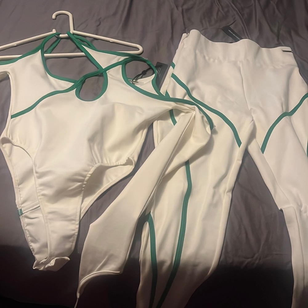 Never worn Maniever De Voir set . Shirt size is US8 , pants size US10